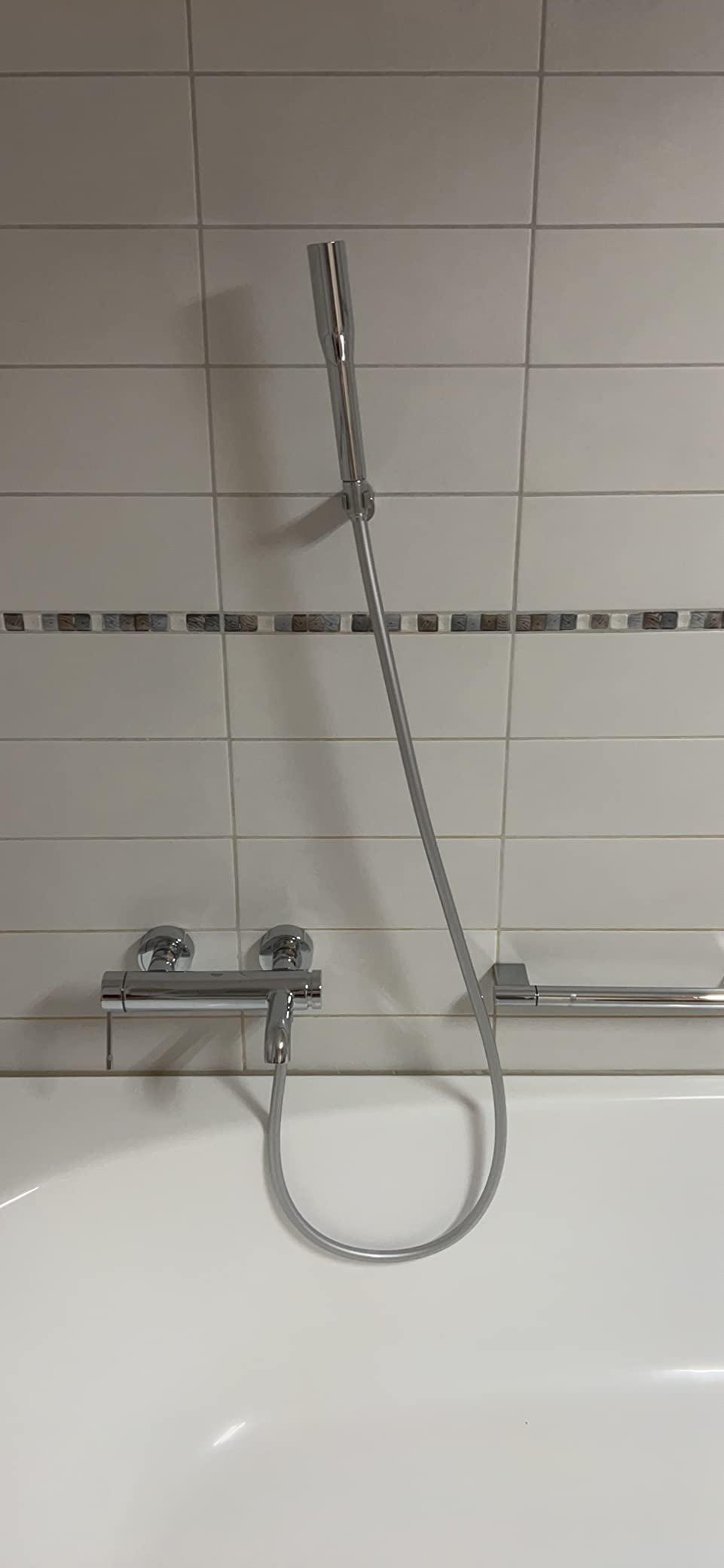 Grohe Essence 33628001 Miscelatore Vasca-Doccia Cromo con Doccetta