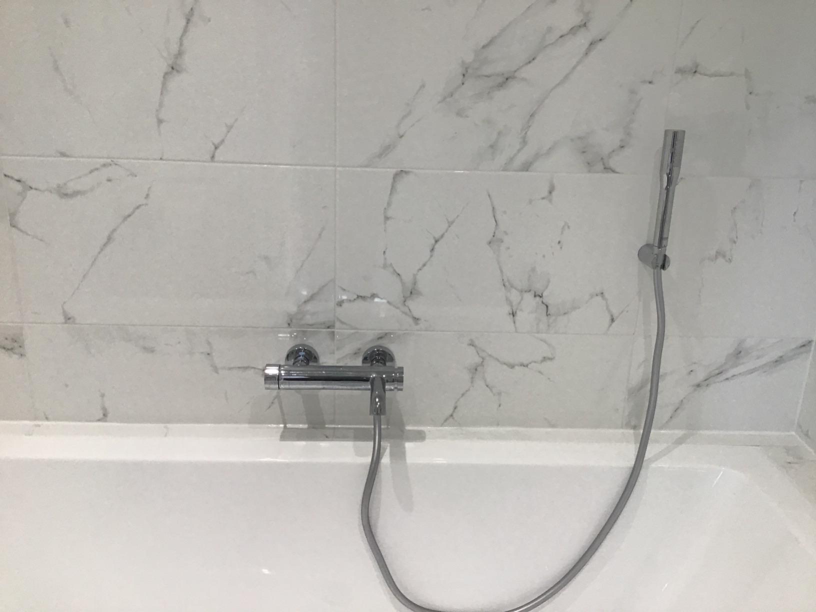 Grohe Essence 33628001 Miscelatore Vasca-Doccia Cromo con Doccetta