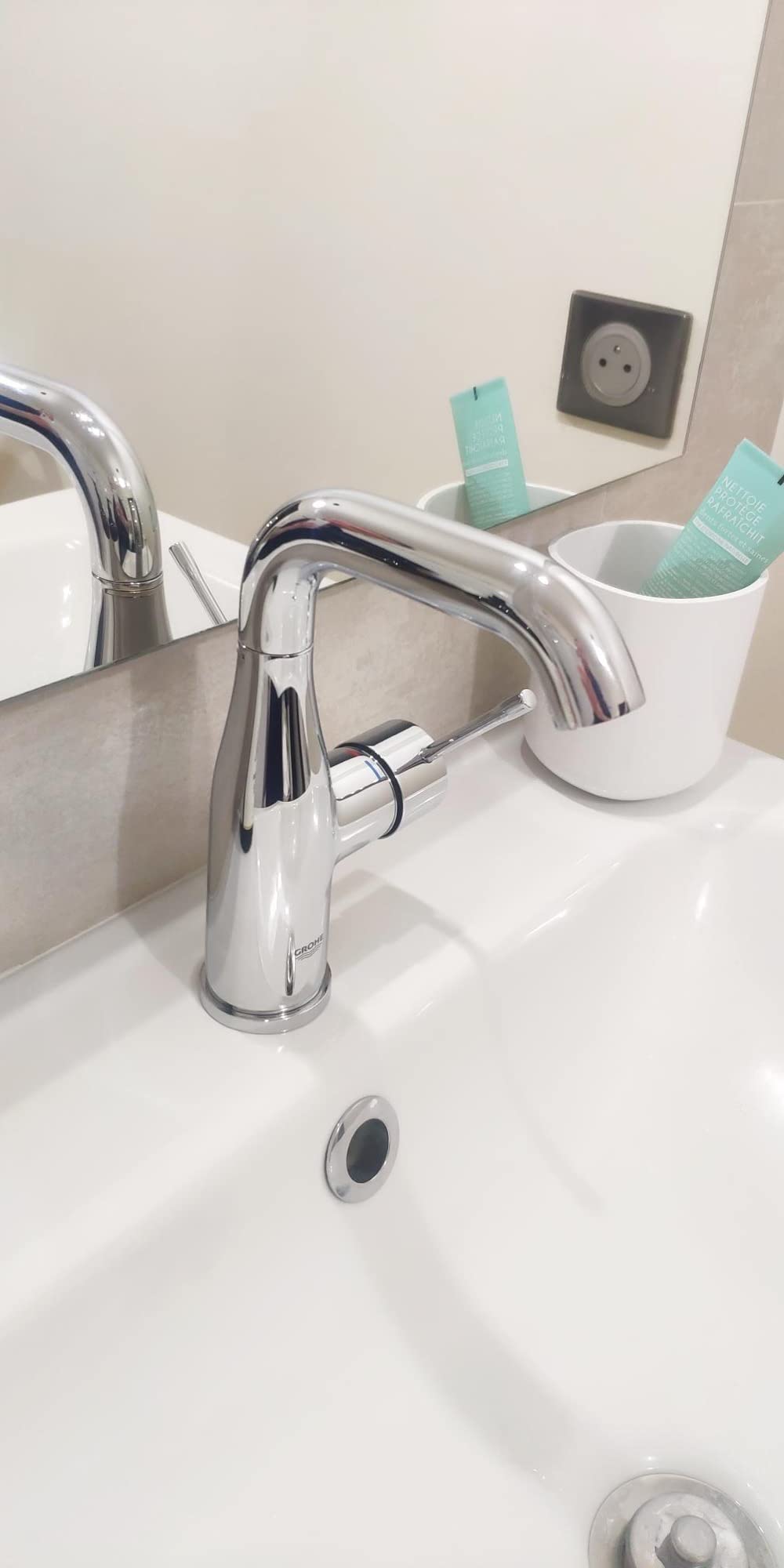 GROHE Essence 23798001 Miscelatore Lavabo Cromo con Piletta