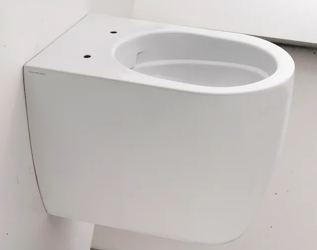 Scarabeo Moon Clean Flush vaso a terra scarico parete bianco