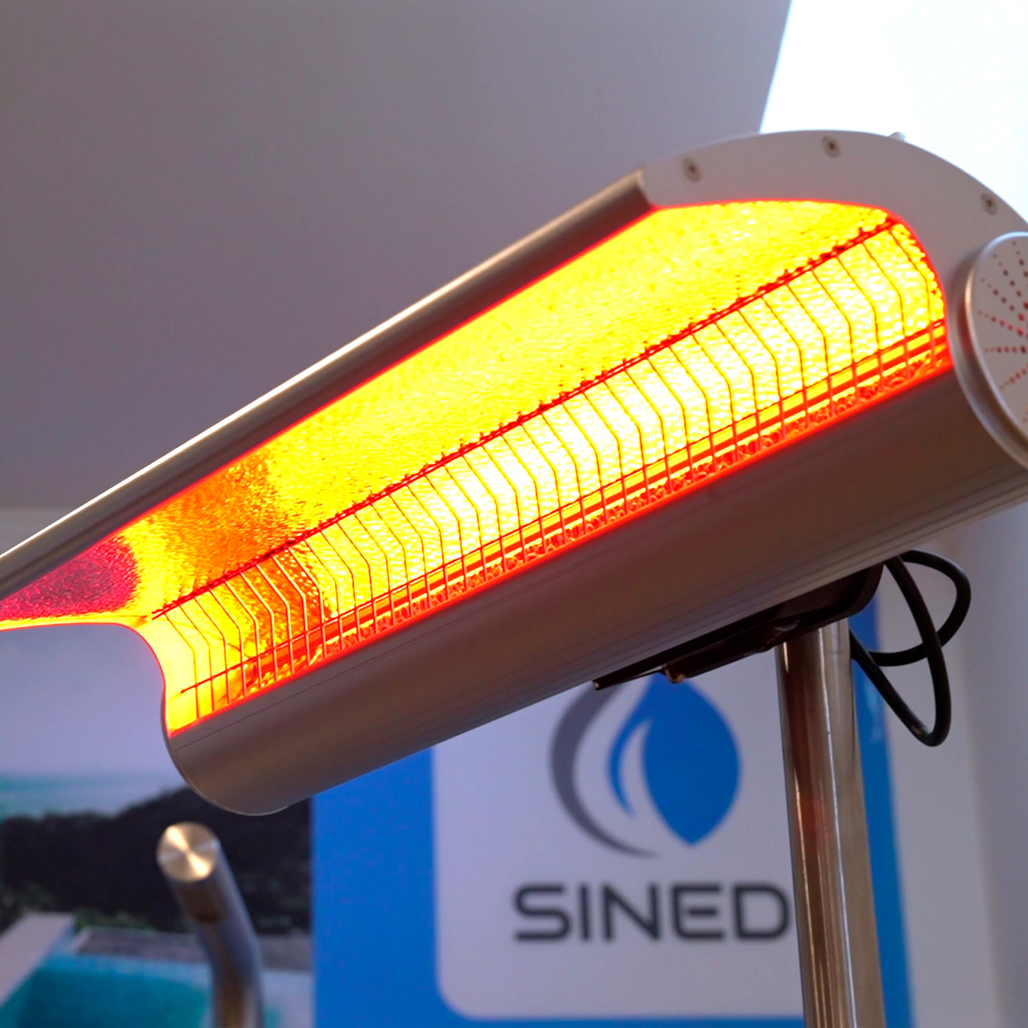 Sined Terra 2000 stufa infrarossi a piantana 2000W grigia IP65